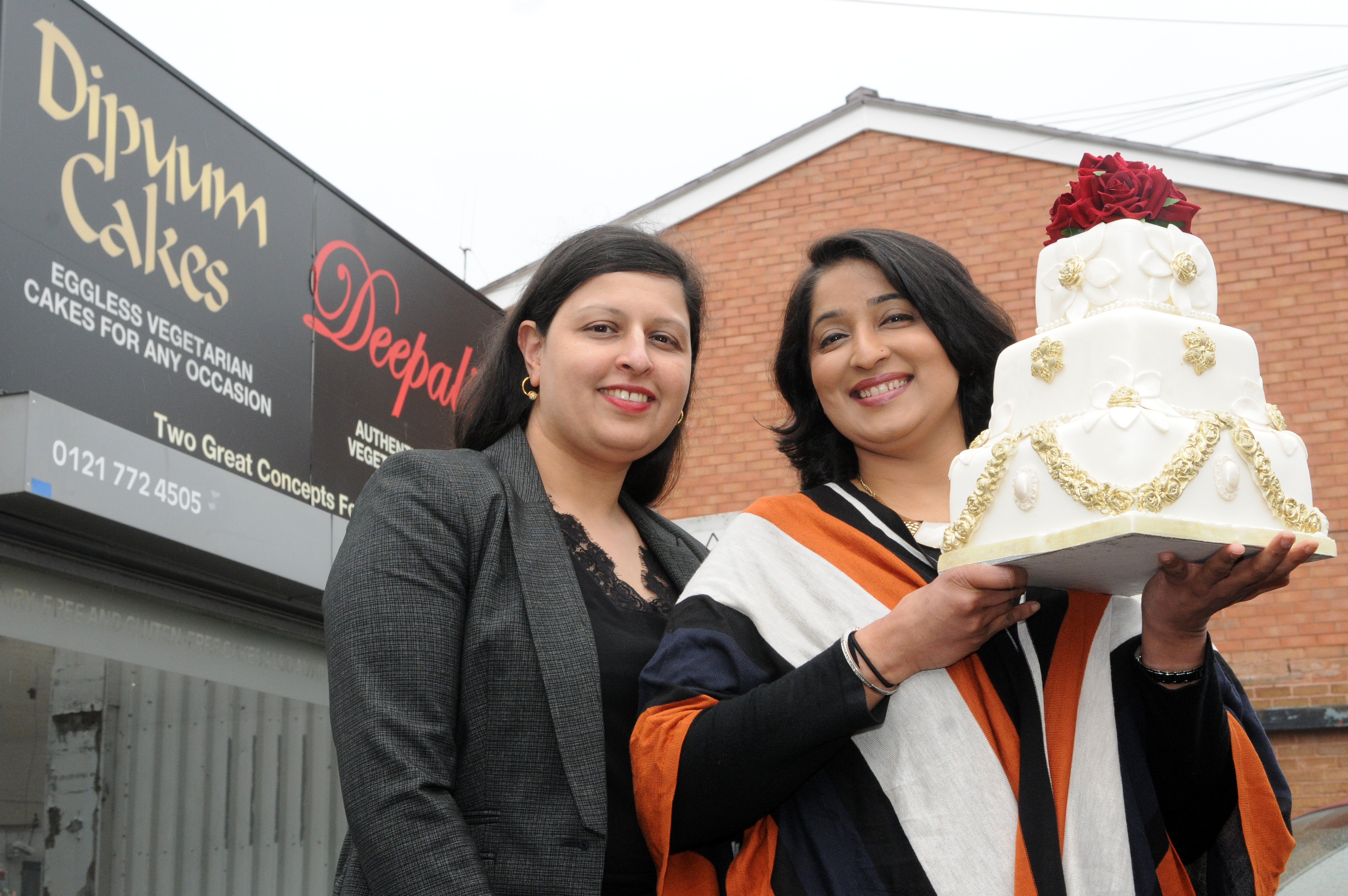 Dipyum Cakes