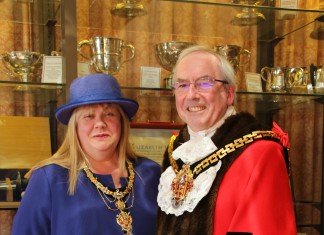 Mayor Celebrates City’s Revitalisation