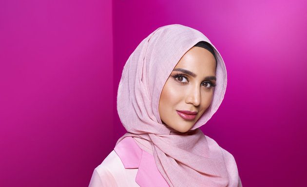 British Model Steps Down From L’Oreal Campaign