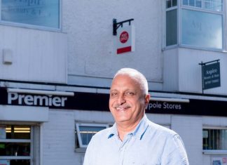 Brave Shopkeeper Fought Armed Robbers