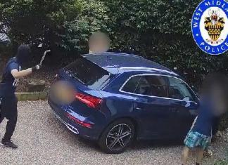 Mum’s Bravery As She Attacks Carjackers