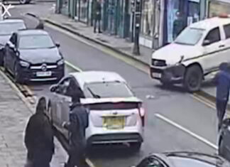 Jewellery Shop Raided in Broad Daylight